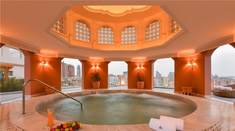 <b>Marsa Malaz Kempinski, The Pearl - Doha Pool</b>. Images powered by <a href="https://iceportal.shijigroup.com/" title="IcePortal" target="_blank">IcePortal</a>.