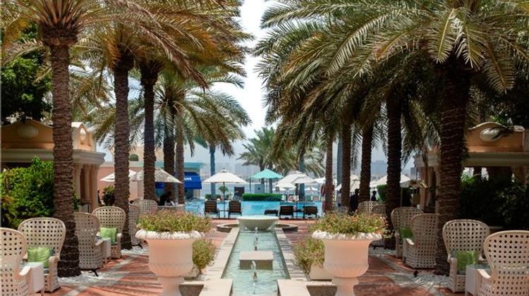 Kempinski Hotel Residences Palm Jumeirah Restaurant