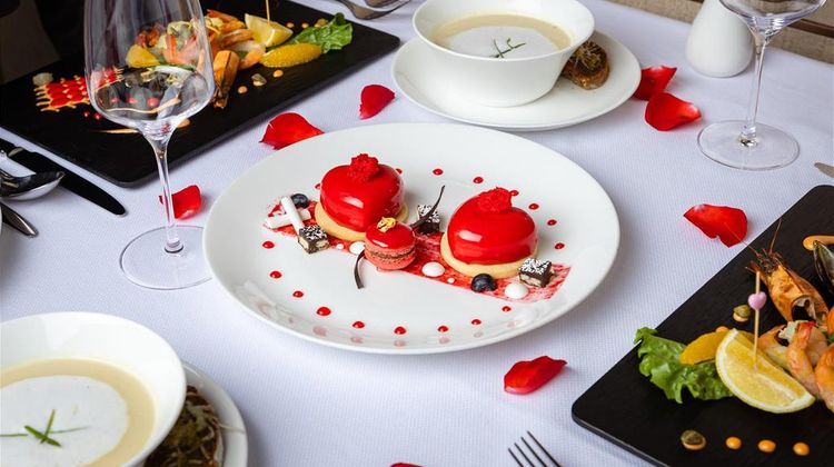 Kempinski Hotel Khan Palace Restaurant
