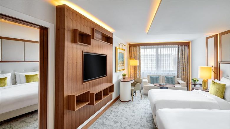 <b>Kempinski Hotel Corvinus Budapest Room</b>. Images powered by <a href="https://iceportal.shijigroup.com/" title="IcePortal" target="_blank">IcePortal</a>.