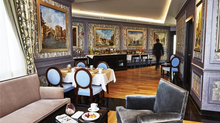 Royal Maxim Palace Kempinski Recreation