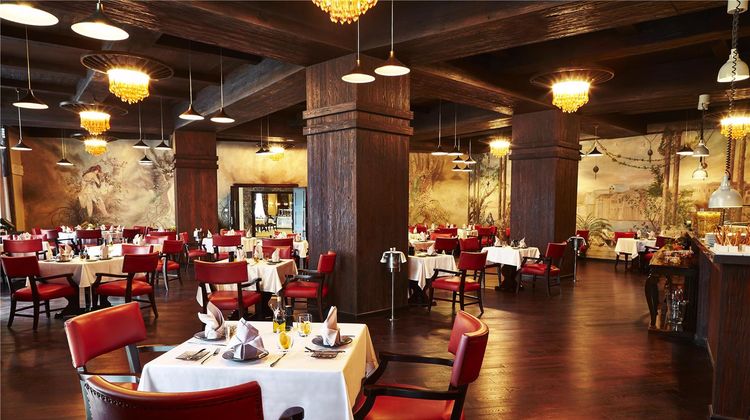 Royal Maxim Palace Kempinski Restaurant
