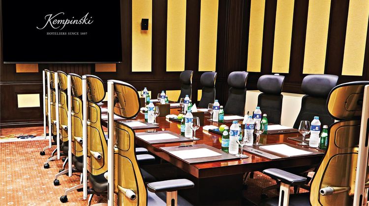 Royal Maxim Palace Kempinski Meeting