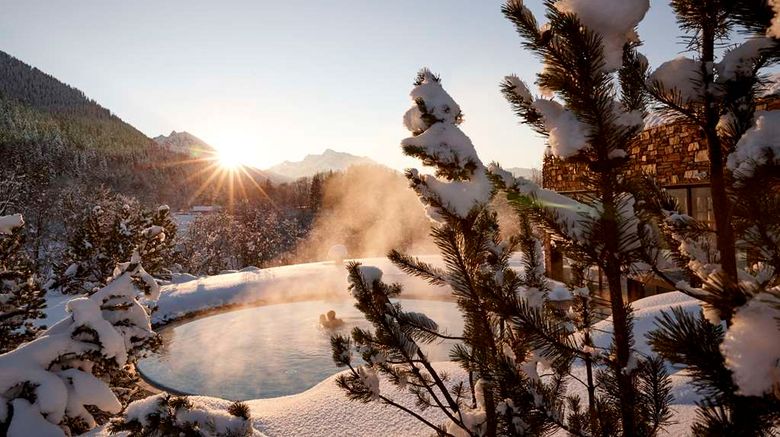 <b>Kempinski Hotel Berchtesgaden Pool</b>. Images powered by <a href="https://iceportal.shijigroup.com/" title="IcePortal" target="_blank">IcePortal</a>.