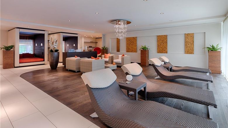 <b>Kempinski Hotel Das Tirol Recreation</b>. Images powered by <a href="https://iceportal.shijigroup.com/" title="IcePortal" target="_blank">IcePortal</a>.