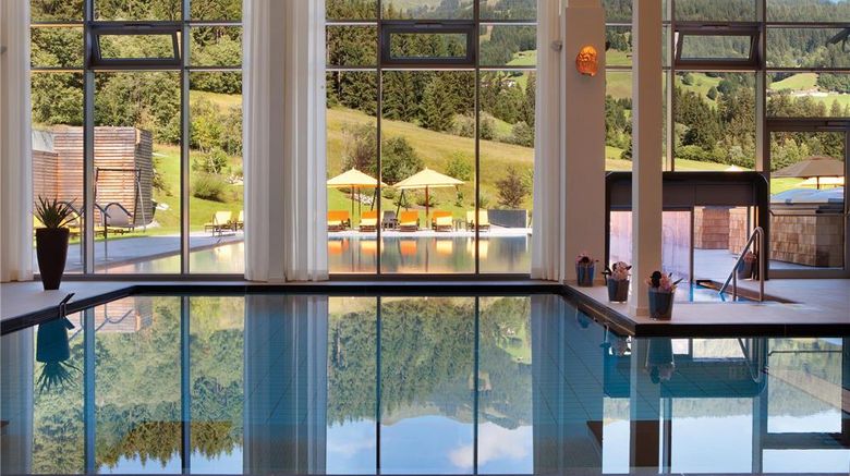 <b>Kempinski Hotel Das Tirol Pool</b>. Images powered by <a href="https://iceportal.shijigroup.com/" title="IcePortal" target="_blank">IcePortal</a>.