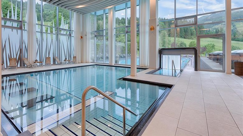 <b>Kempinski Hotel Das Tirol Pool</b>. Images powered by <a href="https://iceportal.shijigroup.com/" title="IcePortal" target="_blank">IcePortal</a>.