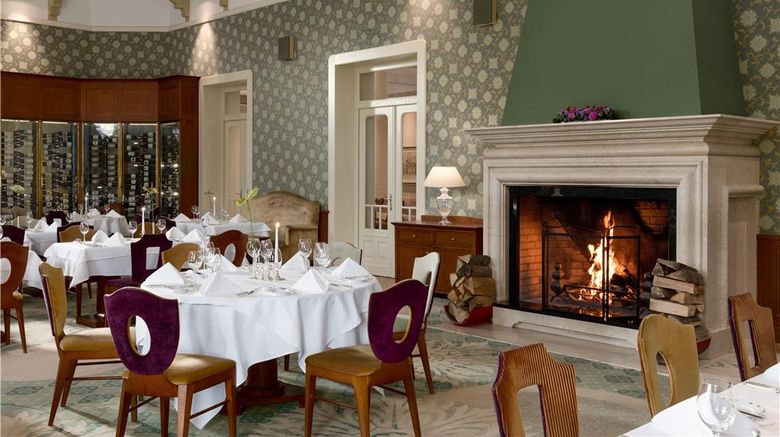 <b>Grand Hotel Kempinski High Tatras Restaurant</b>. Images powered by <a href="https://iceportal.shijigroup.com/" title="IcePortal" target="_blank">IcePortal</a>.
