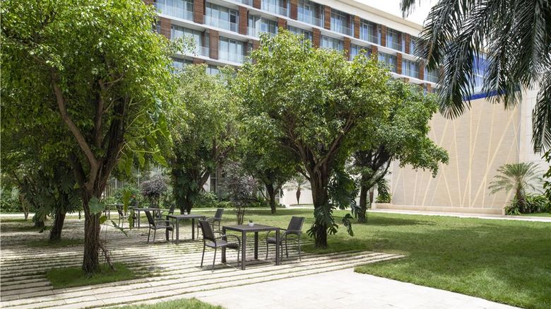 <b>Kempinski Hotel Gold Coast City Accra Restaurant</b>. Images powered by <a href="https://iceportal.shijigroup.com/" title="IcePortal" target="_blank">IcePortal</a>.
