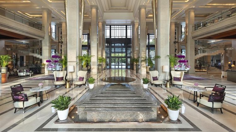 Siam Kempinski Hotel Bangkok Lobby