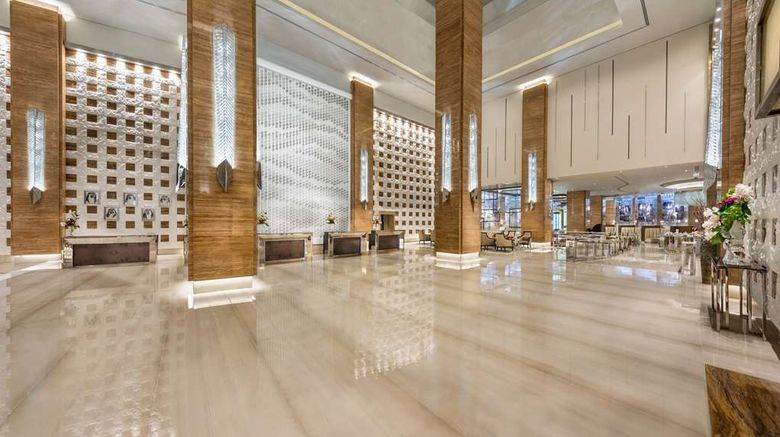 <b>Kempinski Hotel Mall of the Emirates Lobby</b>. Images powered by <a href="https://iceportal.shijigroup.com/" title="IcePortal" target="_blank">IcePortal</a>.
