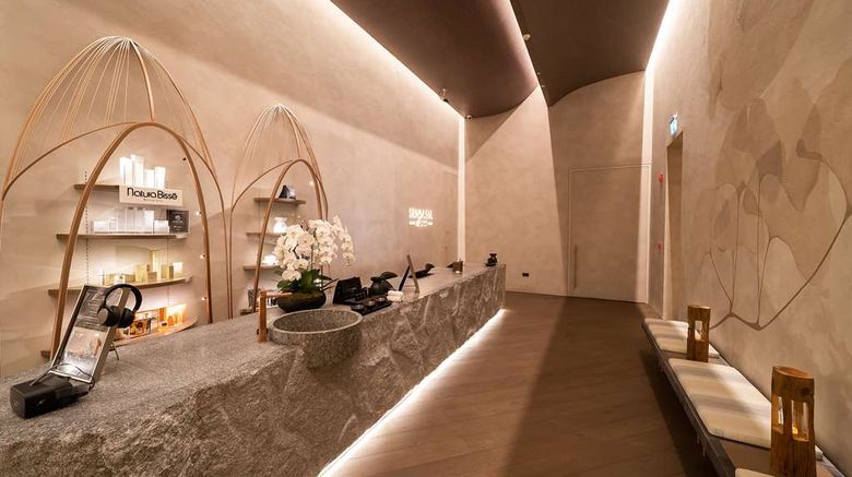 <b>Kempinski Hotel Mall of the Emirates Spa</b>. Images powered by <a href="https://iceportal.shijigroup.com/" title="IcePortal" target="_blank">IcePortal</a>.