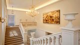 <b>Hotel Taschenbergpalais Kempinski Lobby</b>. Images powered by <a href="https://iceportal.shijigroup.com/" title="IcePortal" target="_blank">IcePortal</a>.