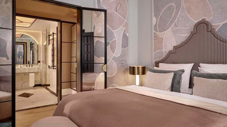 <b>Hotel Taschenbergpalais Kempinski Suite</b>. Images powered by <a href="https://iceportal.shijigroup.com/" title="IcePortal" target="_blank">IcePortal</a>.