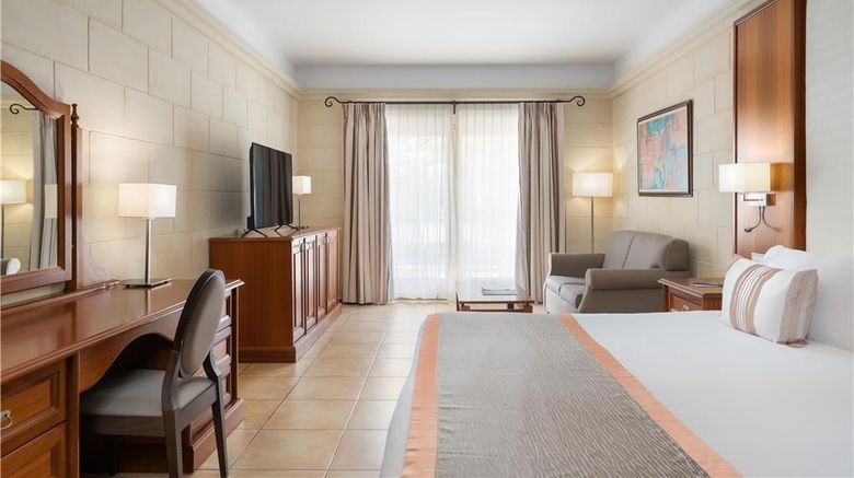 <b>Kempinski Hotel San Lawrenz Pool</b>. Images powered by <a href="https://iceportal.shijigroup.com/" title="IcePortal" target="_blank">IcePortal</a>.