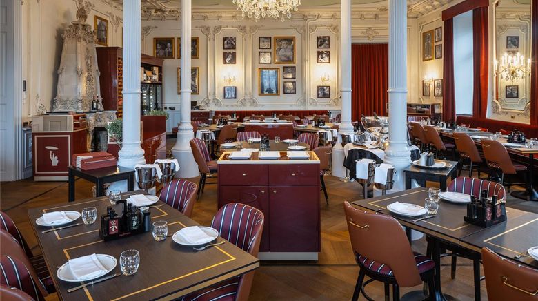 <b>Grand Hotel des Bains Kempinski Ballroom</b>. Images powered by <a href="https://iceportal.shijigroup.com/" title="IcePortal" target="_blank">IcePortal</a>.