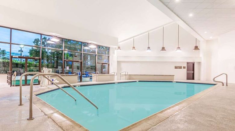 <b>Sonesta Irvine John Wayne Airport Pool</b>. Images powered by <a href="https://iceportal.shijigroup.com/" title="IcePortal" target="_blank">IcePortal</a>.