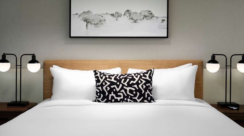 <b>Sonesta Irvine John Wayne Airport Room</b>. Images powered by <a href="https://iceportal.shijigroup.com/" title="IcePortal" target="_blank">IcePortal</a>.