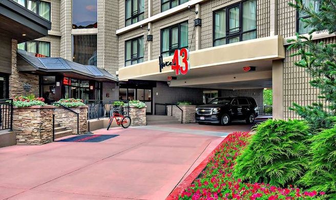 Hotel 43 Exterior