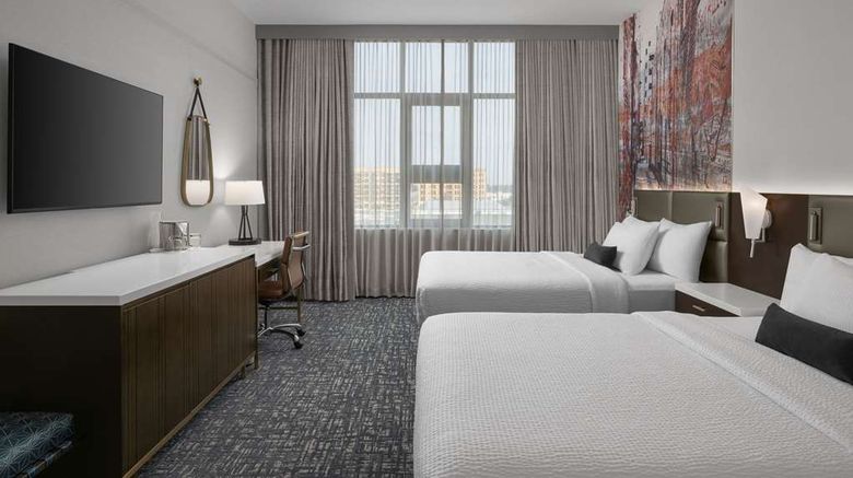 <b>Hotel 43 Room</b>. Images powered by <a href="https://iceportal.shijigroup.com/" title="IcePortal" target="_blank">IcePortal</a>.