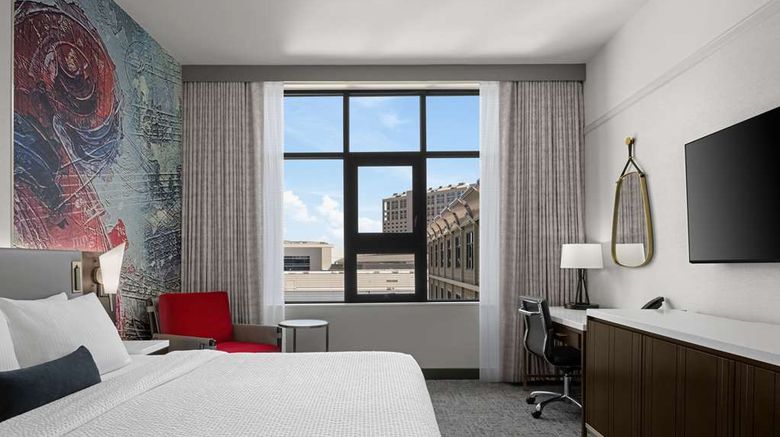 <b>Hotel 43 Room</b>. Images powered by <a href="https://iceportal.shijigroup.com/" title="IcePortal" target="_blank">IcePortal</a>.
