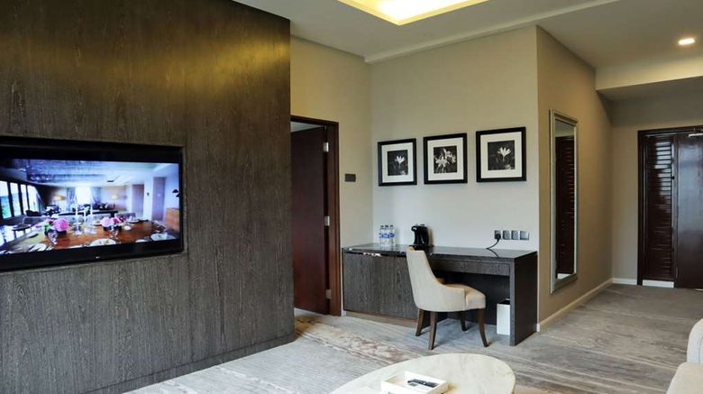 <b>The Chateau Spa and Organic Wellness Resort Suite</b>. Images powered by <a href="https://iceportal.shijigroup.com/" title="IcePortal" target="_blank">IcePortal</a>.