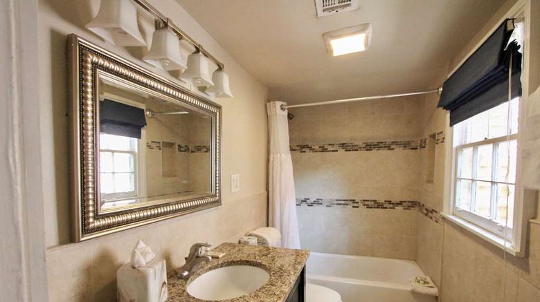 <b>Andrew Jackson Hotel Room</b>. Images powered by <a href="https://iceportal.shijigroup.com/" title="IcePortal" target="_blank">IcePortal</a>.