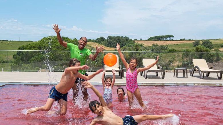 <b>Vila Gale Sintra Resort Hotel Pool</b>. Images powered by <a href="https://iceportal.shijigroup.com/" title="IcePortal" target="_blank">IcePortal</a>.