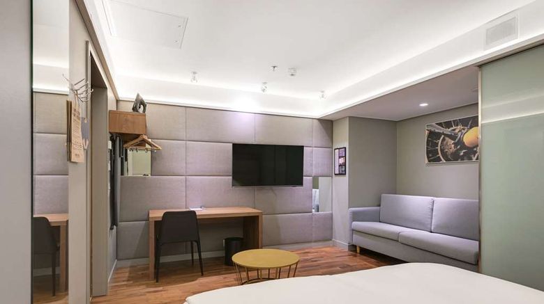 <b>Comfort Hotel Xpress Helsinki Airport Room</b>. Images powered by <a href="https://iceportal.shijigroup.com/" title="IcePortal" target="_blank">IcePortal</a>.
