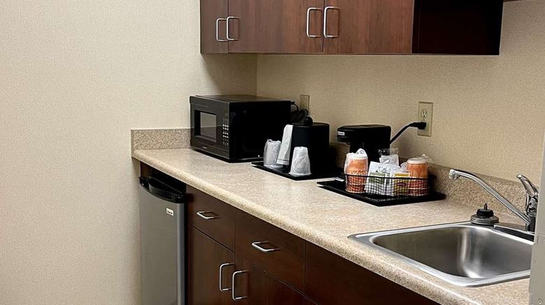 <b>Quality Inn & Suites Prestonburg Suite</b>. Images powered by <a href="https://iceportal.shijigroup.com/" title="IcePortal" target="_blank">IcePortal</a>.