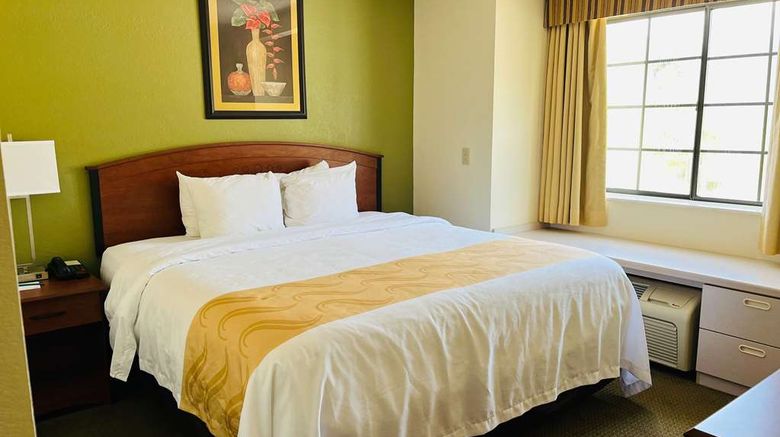 <b>Quality Inn & Suites Prestonburg Suite</b>. Images powered by <a href="https://iceportal.shijigroup.com/" title="IcePortal" target="_blank">IcePortal</a>.
