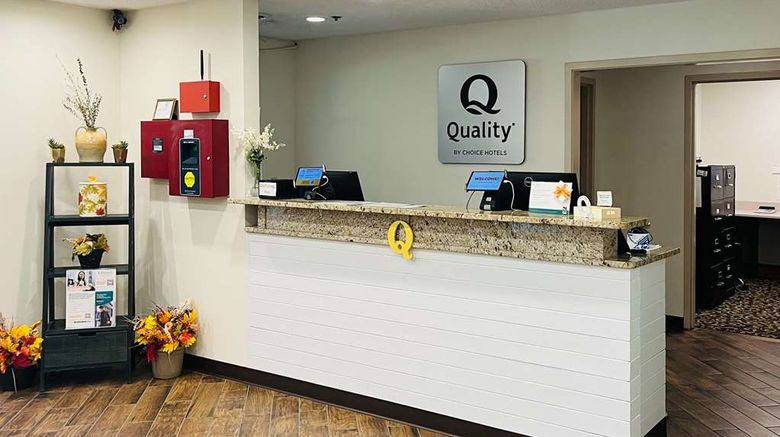 <b>Quality Inn & Suites Prestonburg Lobby</b>. Images powered by <a href="https://iceportal.shijigroup.com/" title="IcePortal" target="_blank">IcePortal</a>.