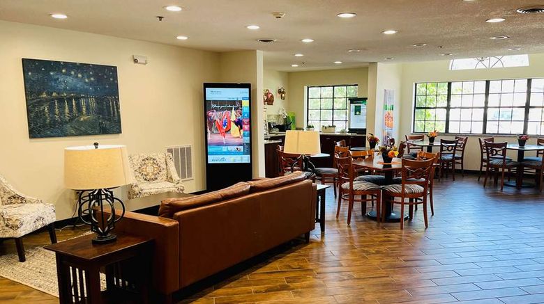 <b>Quality Inn & Suites Prestonburg Lobby</b>. Images powered by <a href="https://iceportal.shijigroup.com/" title="IcePortal" target="_blank">IcePortal</a>.