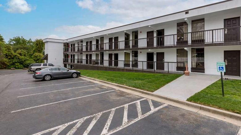 <b>Quality Inn Roxboro Exterior</b>. Images powered by <a href="https://iceportal.shijigroup.com/" title="IcePortal" target="_blank">IcePortal</a>.