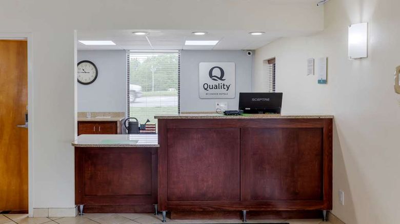 <b>Quality Inn Roxboro Lobby</b>. Images powered by <a href="https://iceportal.shijigroup.com/" title="IcePortal" target="_blank">IcePortal</a>.