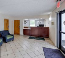 Quality Inn Roxboro Lobby