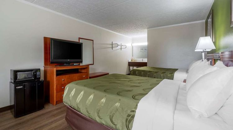 Quality Inn Roxboro Room