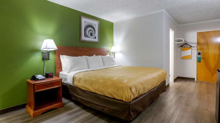 Quality Inn Roxboro Room