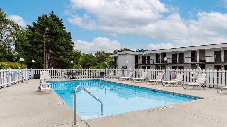 <b>Quality Inn Roxboro Pool</b>. Images powered by <a href="https://iceportal.shijigroup.com/" title="IcePortal" target="_blank">IcePortal</a>.