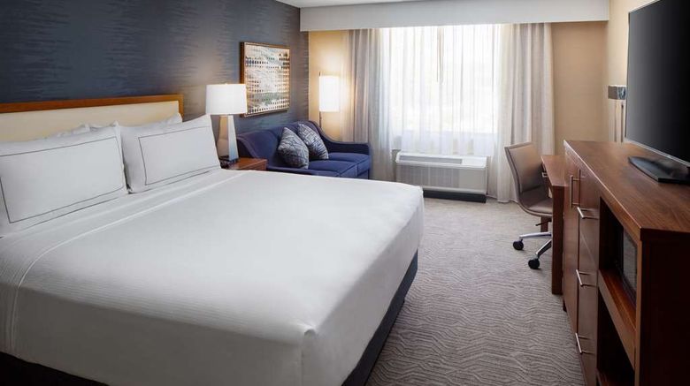 <b>DoubleTree by Hilton Ann Arbor North Room</b>. Images powered by <a href="https://iceportal.shijigroup.com/" title="IcePortal" target="_blank">IcePortal</a>.