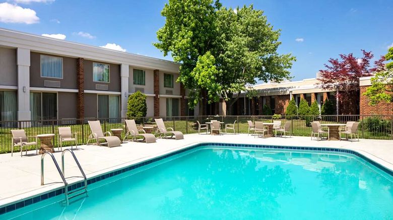 <b>DoubleTree by Hilton Ann Arbor North Pool</b>. Images powered by <a href="https://iceportal.shijigroup.com/" title="IcePortal" target="_blank">IcePortal</a>.
