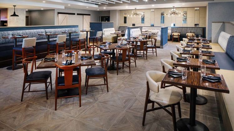 DoubleTree by Hilton Ann Arbor North Restaurant