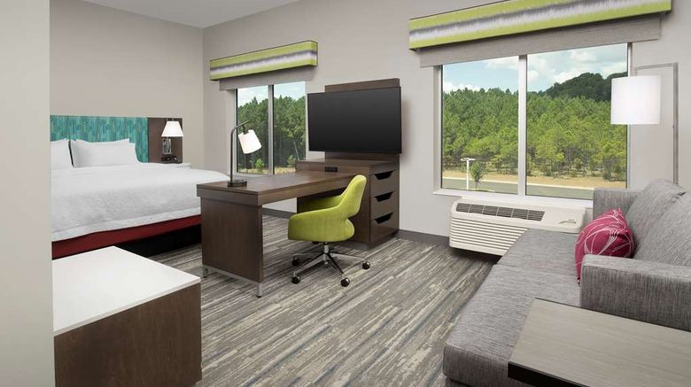 <b>Hampton Inn & Suites Lexington Room</b>. Images powered by <a href="https://iceportal.shijigroup.com/" title="IcePortal" target="_blank">IcePortal</a>.