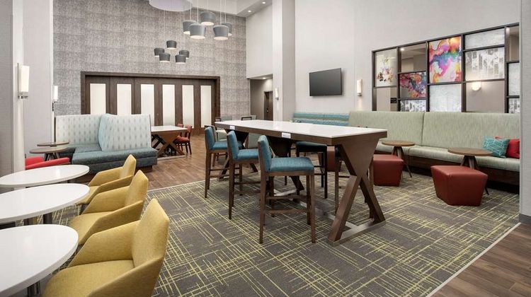 Hampton Inn & Suites Lexington Lobby