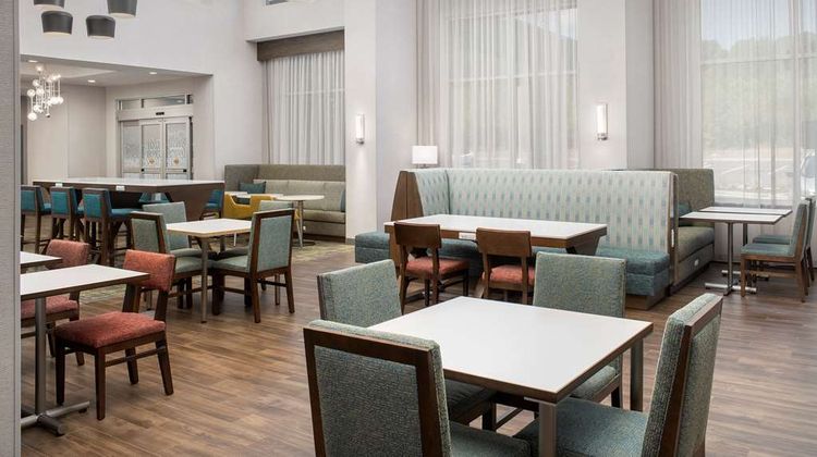 Hampton Inn & Suites Lexington Lobby