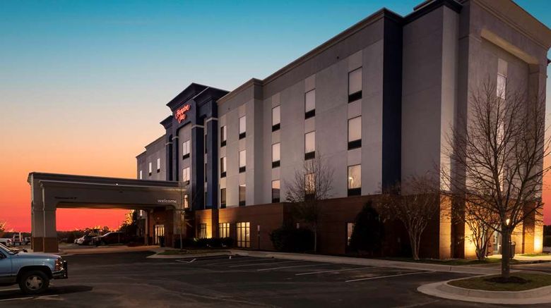 <b>Hampton Inn Gretna Exterior</b>. Images powered by <a href="https://iceportal.shijigroup.com/" title="IcePortal" target="_blank">IcePortal</a>.
