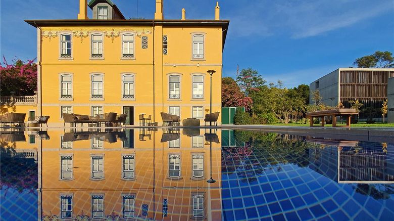 <b>Boeira Garden Hotel Porto, Curio Coll Pool</b>. Images powered by <a href="https://iceportal.shijigroup.com/" title="IcePortal" target="_blank">IcePortal</a>.