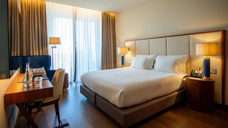 <b>Boeira Garden Hotel Porto, Curio Coll Room</b>. Images powered by <a href="https://iceportal.shijigroup.com/" title="IcePortal" target="_blank">IcePortal</a>.