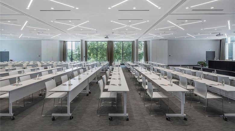 <b>Melia Frankfurt City Meeting</b>. Images powered by <a href="https://iceportal.shijigroup.com/" title="IcePortal" target="_blank">IcePortal</a>.