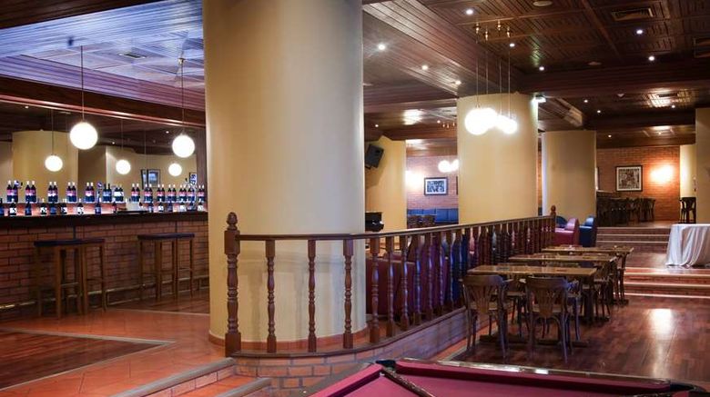 <b>Vila Gale Porto Hotel Restaurant</b>. Images powered by <a href="https://iceportal.shijigroup.com/" title="IcePortal" target="_blank">IcePortal</a>.